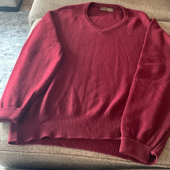 Gently Loved Scottish Cashmere VNeck Sweater By THANE - Picture 1 of 6